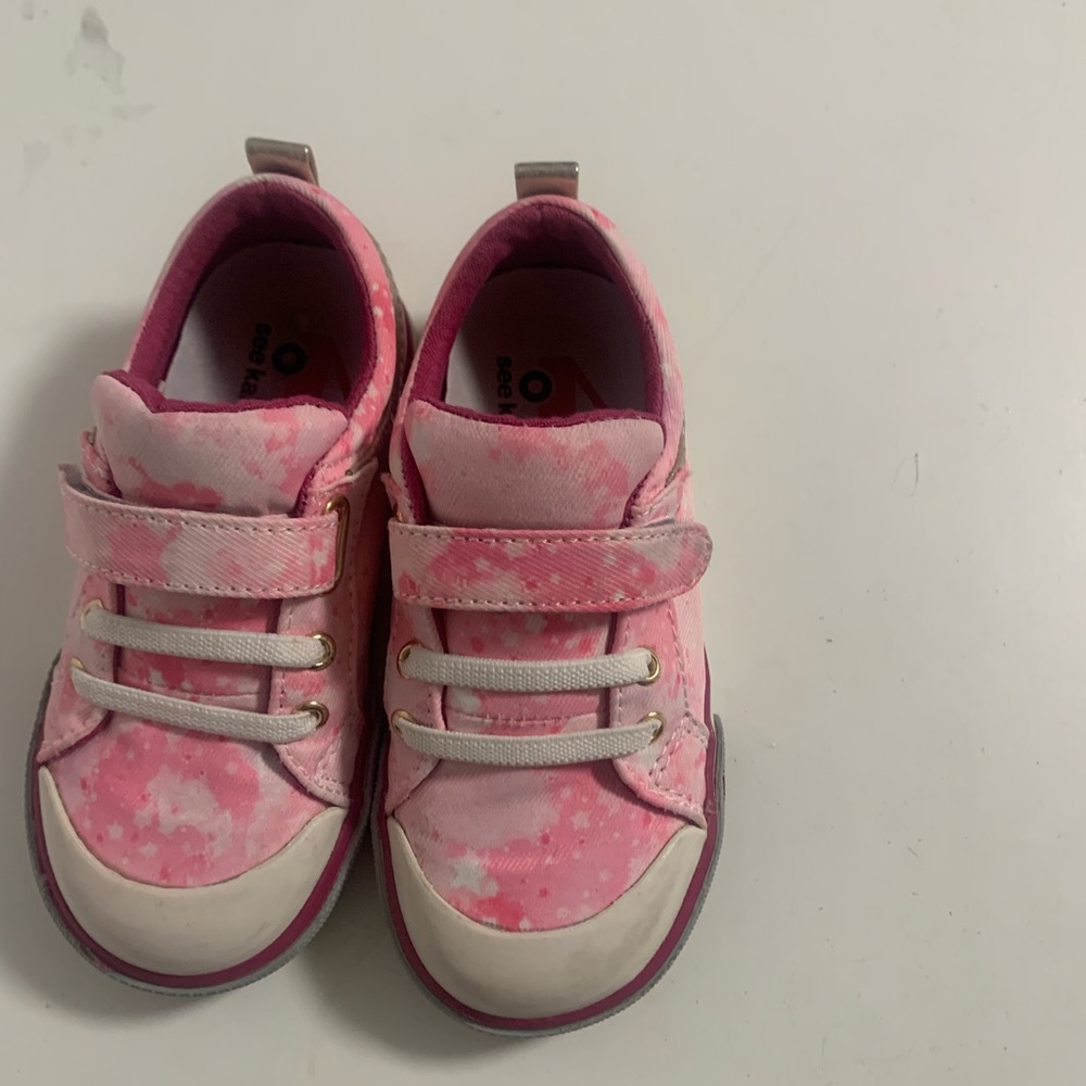See Kai run size 9 sneakers